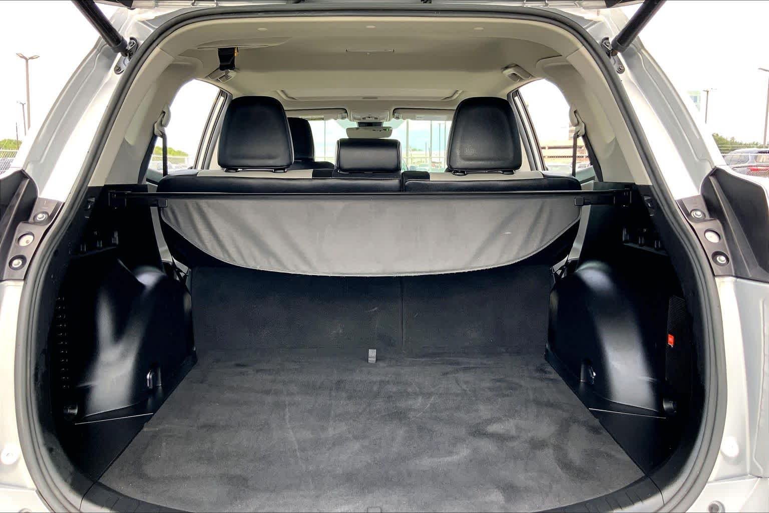 Used 2018 Silver Sky Metallic Toyota Limited image 34