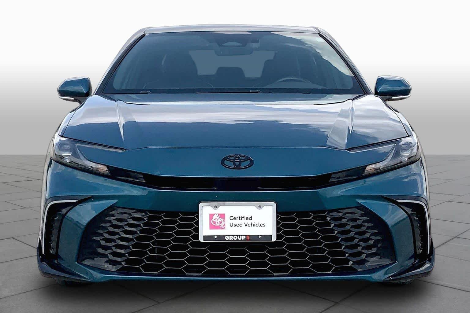 Used 2025 Ocean Gem Toyota SE image 4