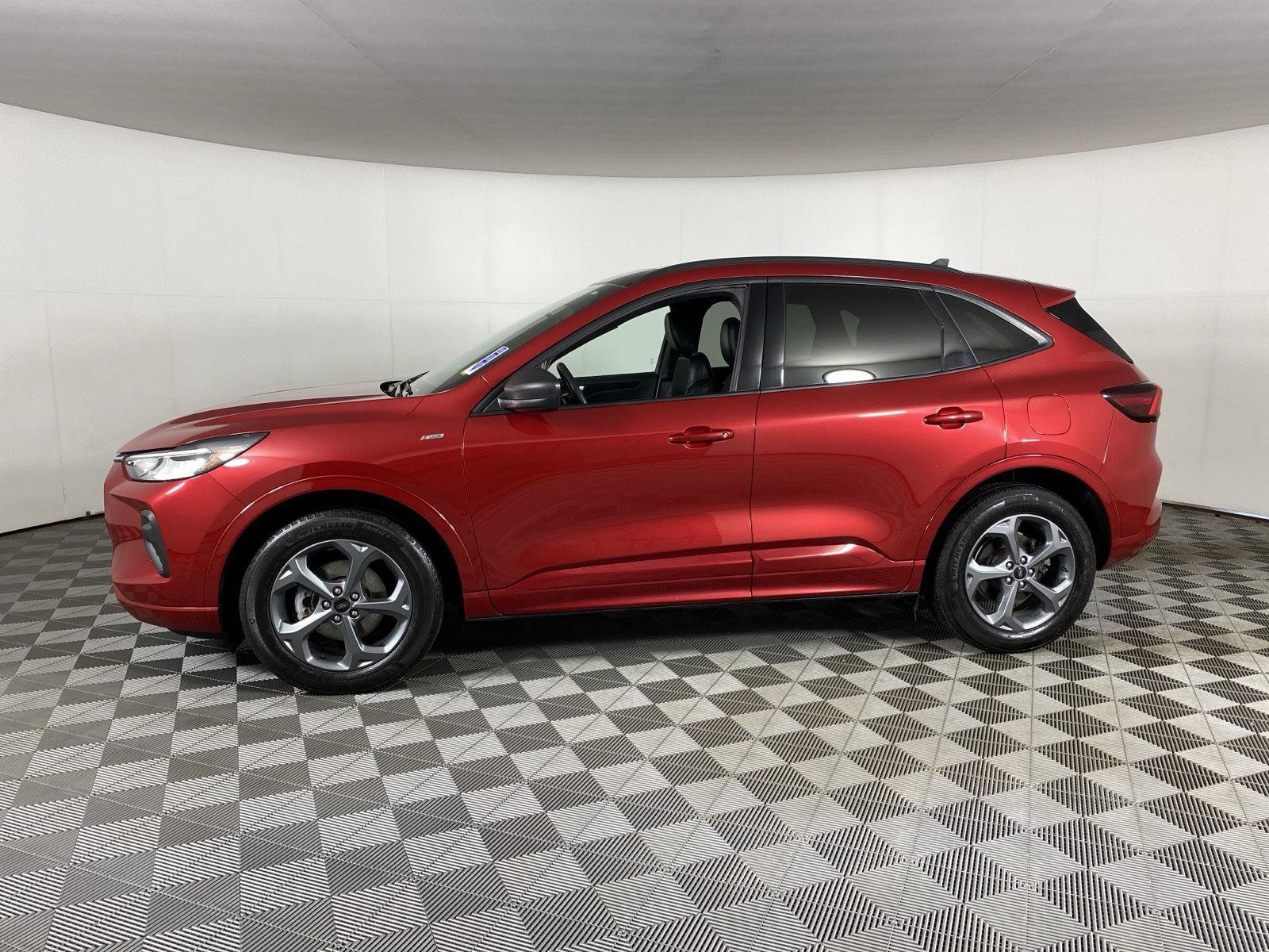 Used 2024 Rapid Red Metallic Tinted Clearcoat Ford ST-Line image 7