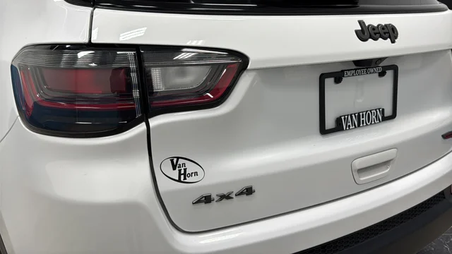 Used 2022 Bright White Clearcoat Jeep Trailhawk image 39