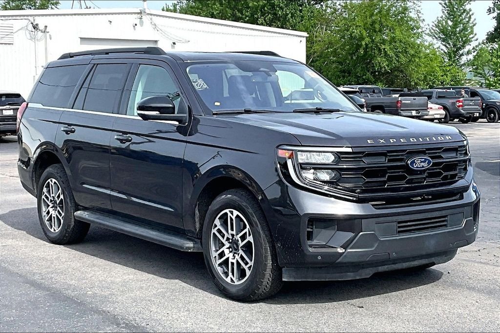 2025 Ford Expedition Active 4x4's photo