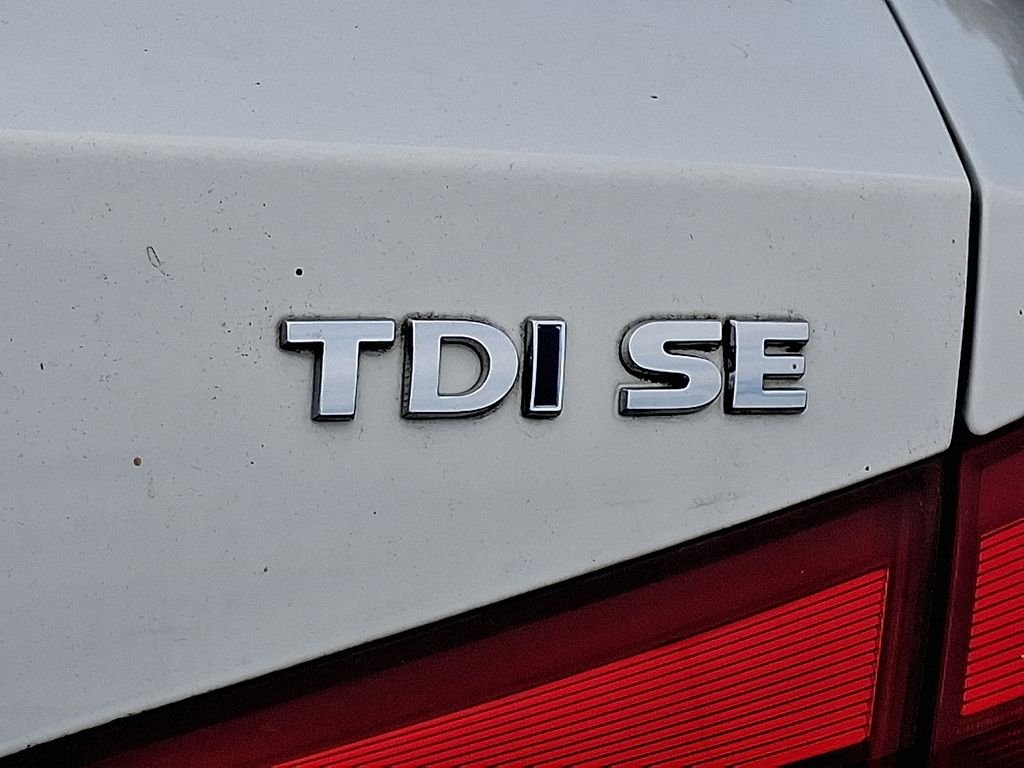 Used 2013 White Volkswagen TDI SE image 9