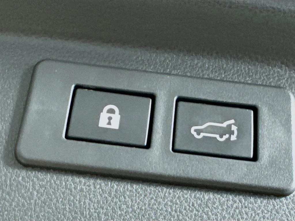 Used 2024 White Subaru Sport image 34