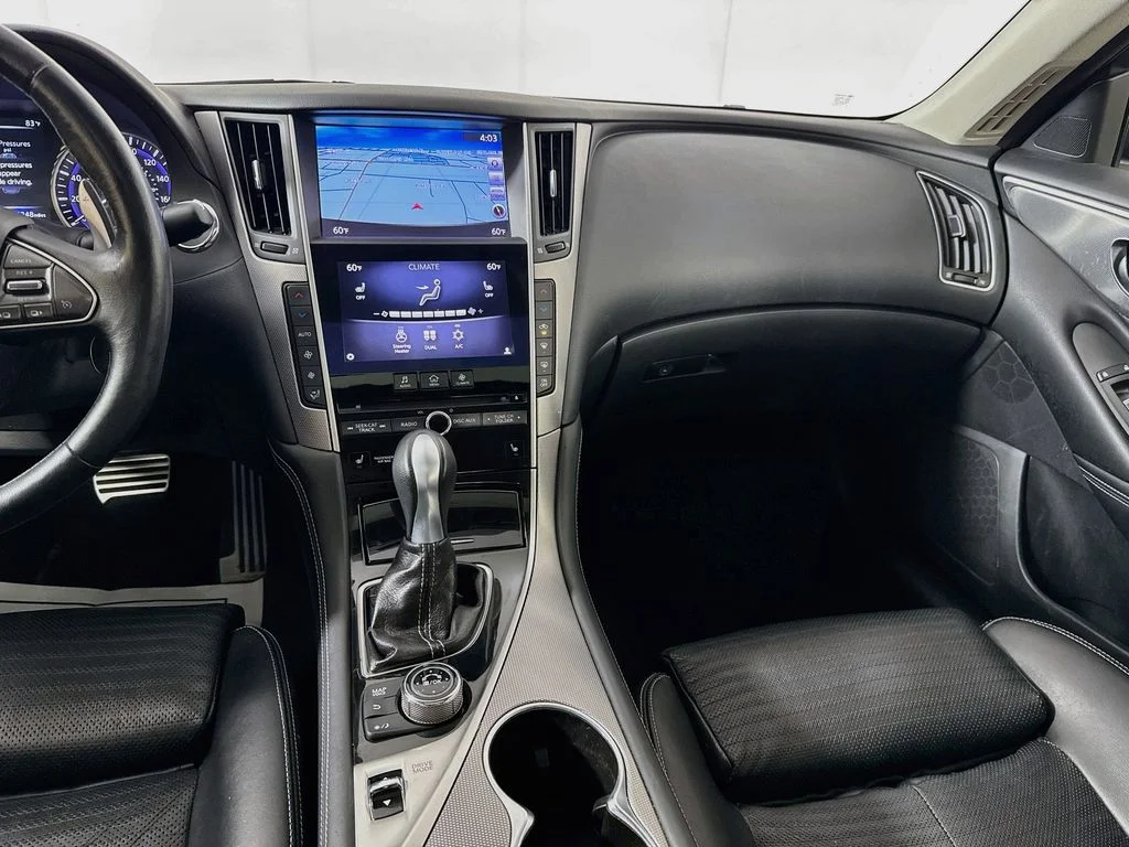 Used 2015 Gray INFINITI Sport image 30