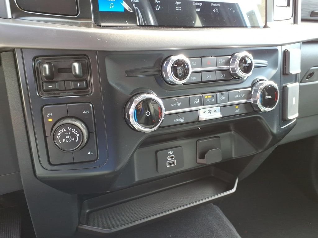 New 2026 Gray Ford XLT image 21