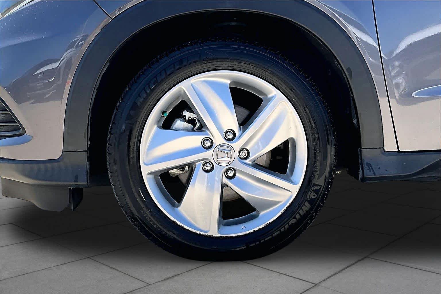Used 2019 Modern Steel Metallic Honda EX image 11