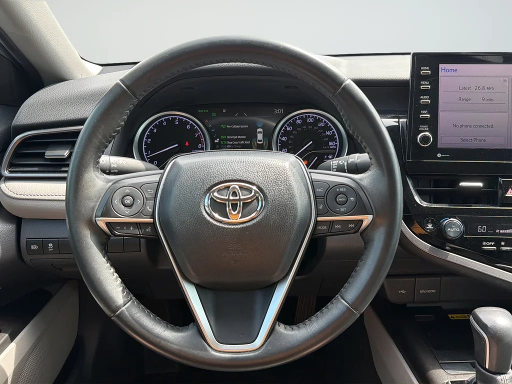 Used 2022 Silver Toyota XLE image 31