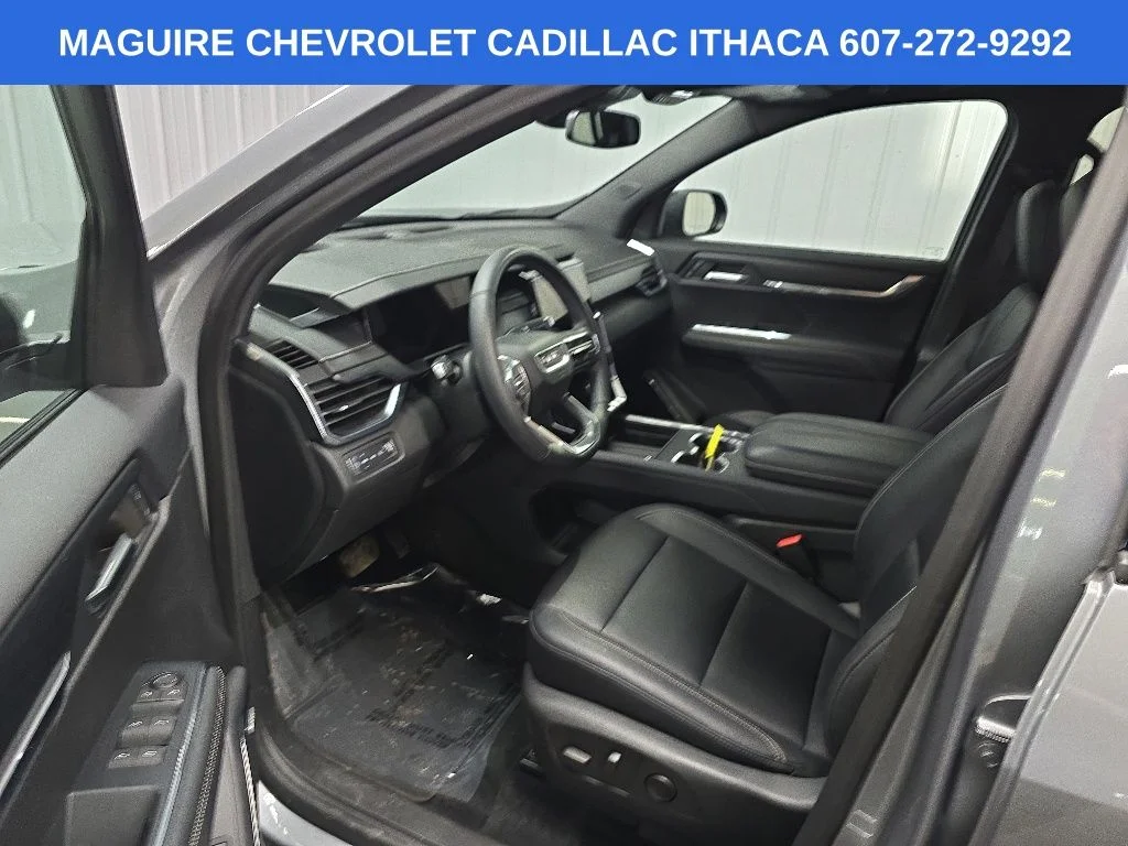 Used 2024 Silver GMC Elevation image 28