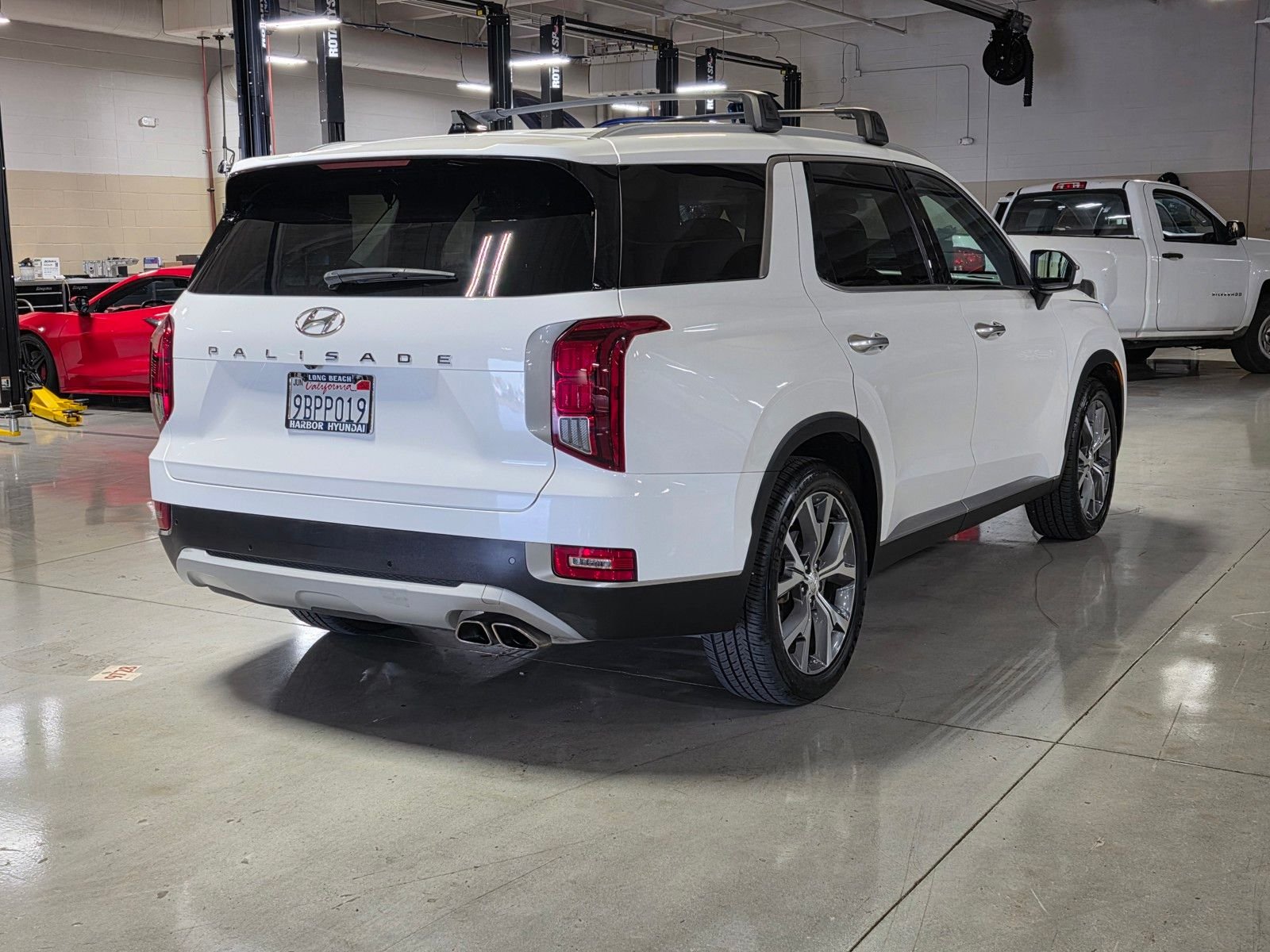 Used 2022 Hyper White Hyundai SEL image 7
