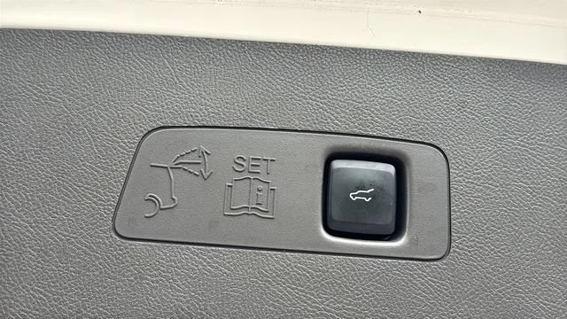 Used 2020 White Lincoln Reserve image 38