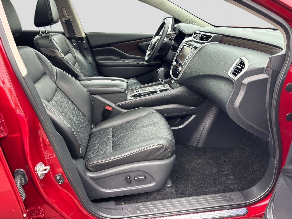 Used 2019 Red Nissan Platinum image 18
