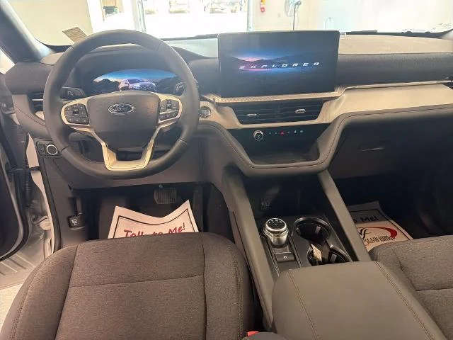 New 2027 Avalanche Gray Ford Active image 31