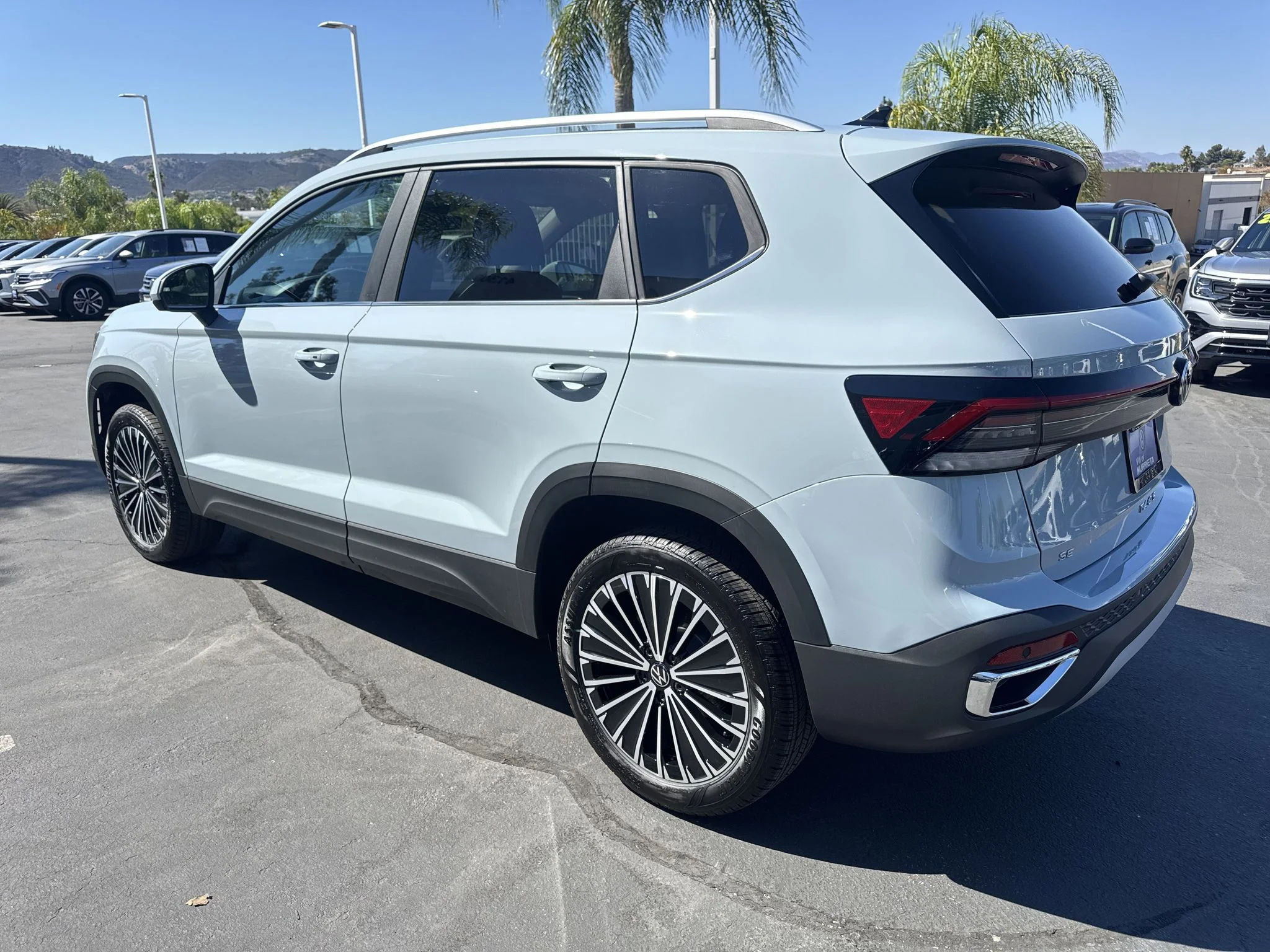 New 2027 Monument Gray Volkswagen SE image 5