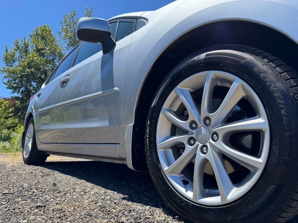 Used 2012 Ice Silver Metallic Subaru 2.0i Premium image 34