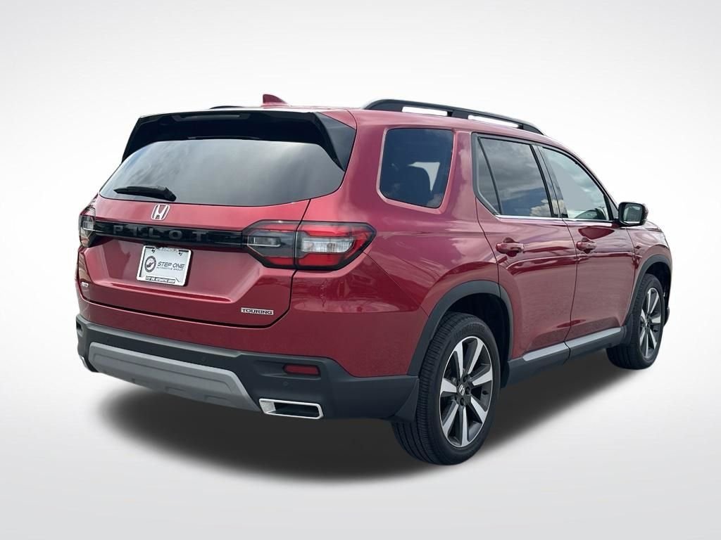 Used 2024  Honda Touring image 6