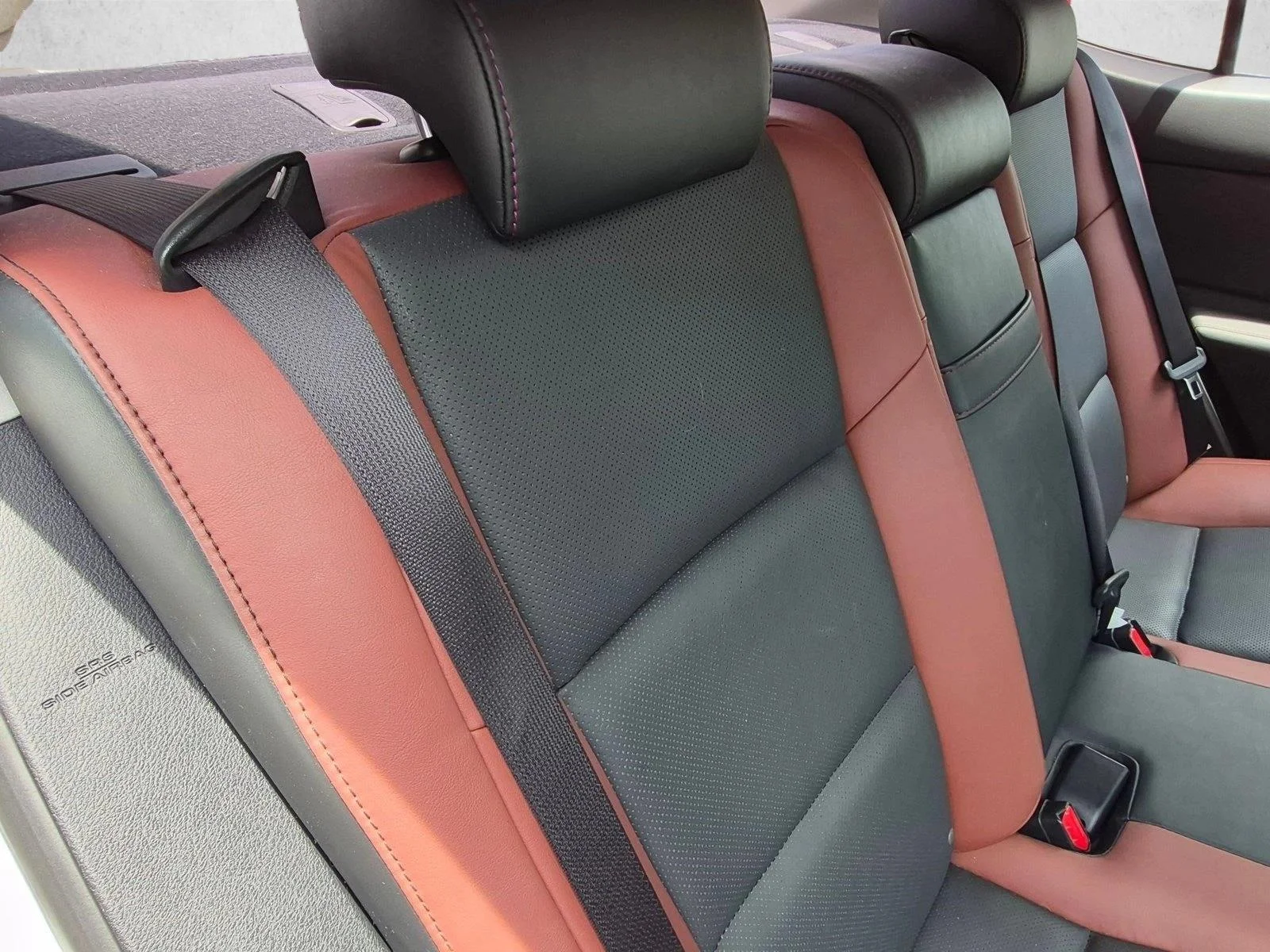 Used 2015 Ultra White Lexus Crafted Line image 18