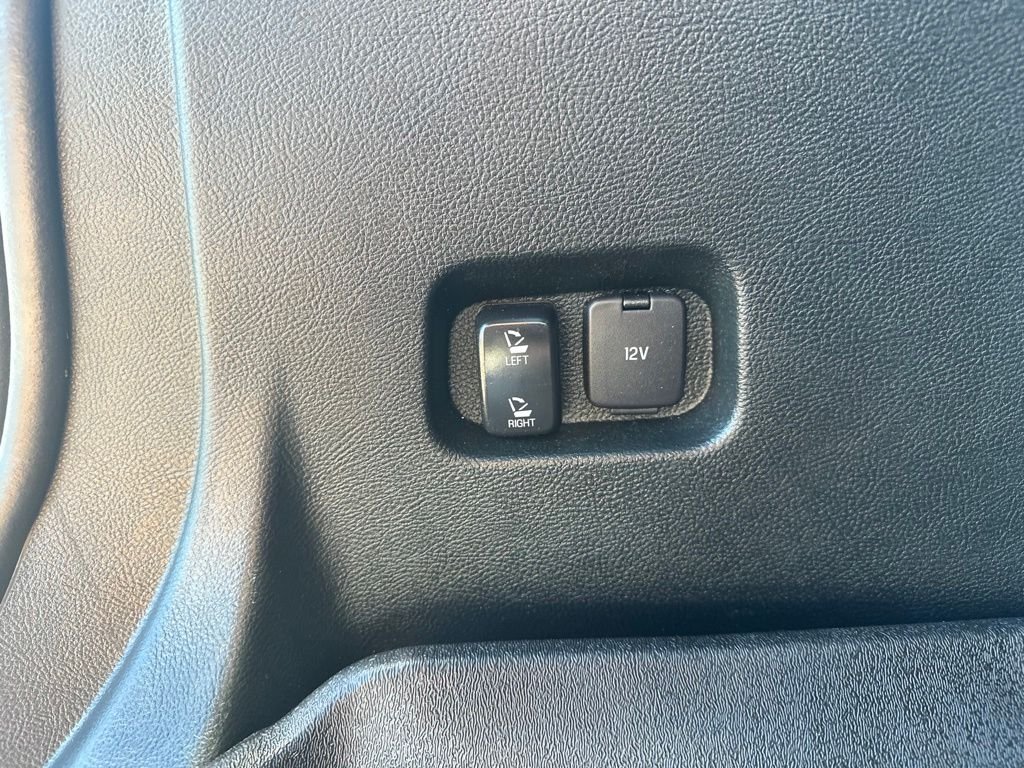 Used 2018 Black Ford SEL image 26