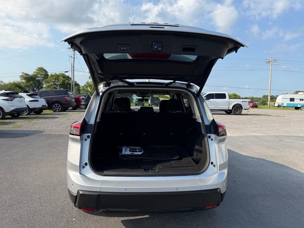 Used 2025 Silver Nissan SV image 33