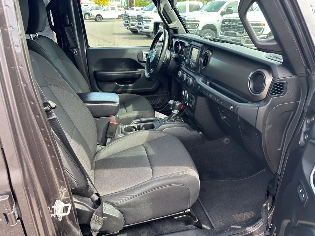 Used 2018 Granite Crystal Metallic Clearcoat Jeep Sport S image 16