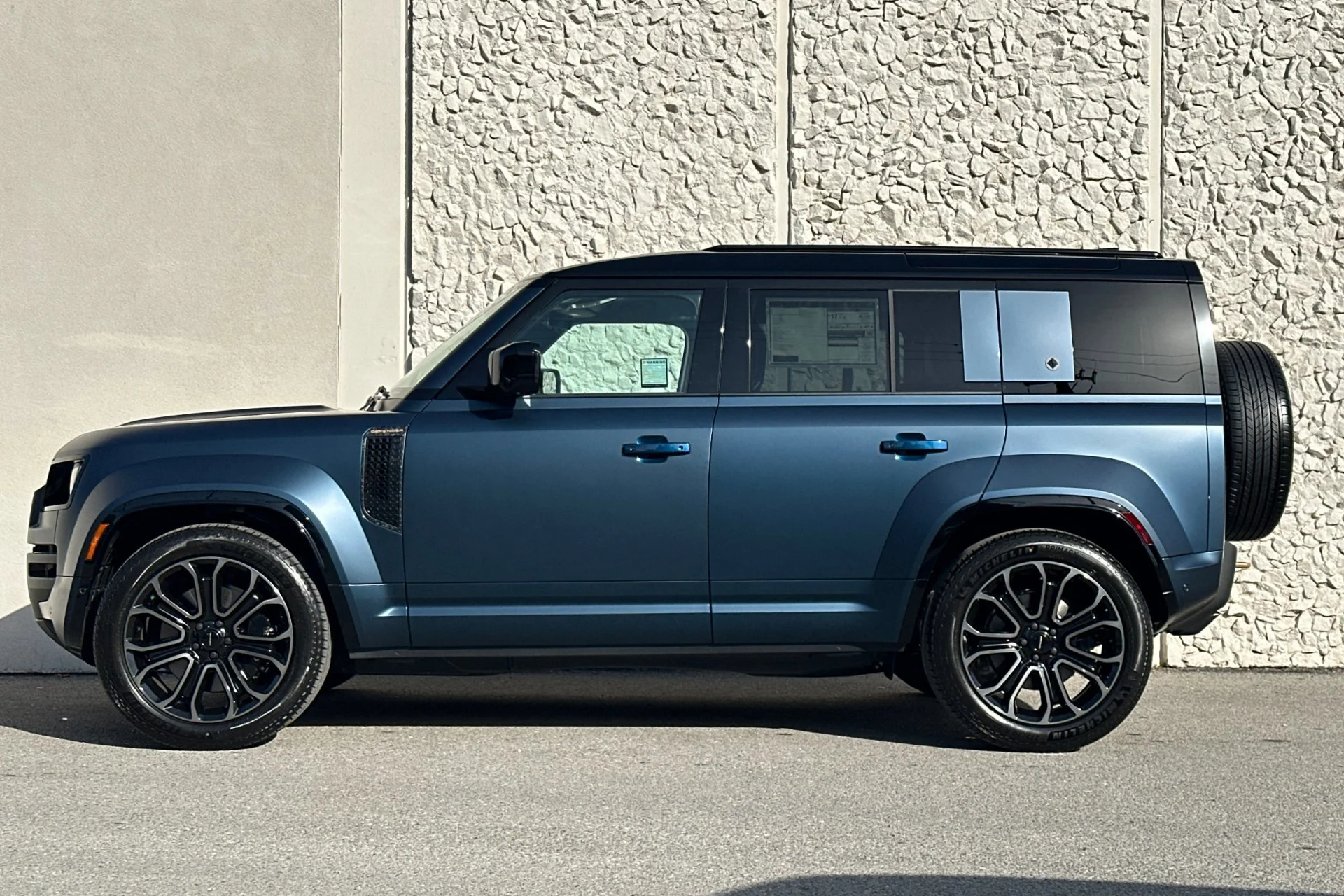 New 2026 SARGASSO BLUE Land Rover 110 P635 OCTA image 5
