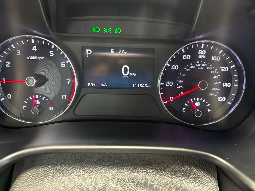 Used 2022 White Kia GT image 20