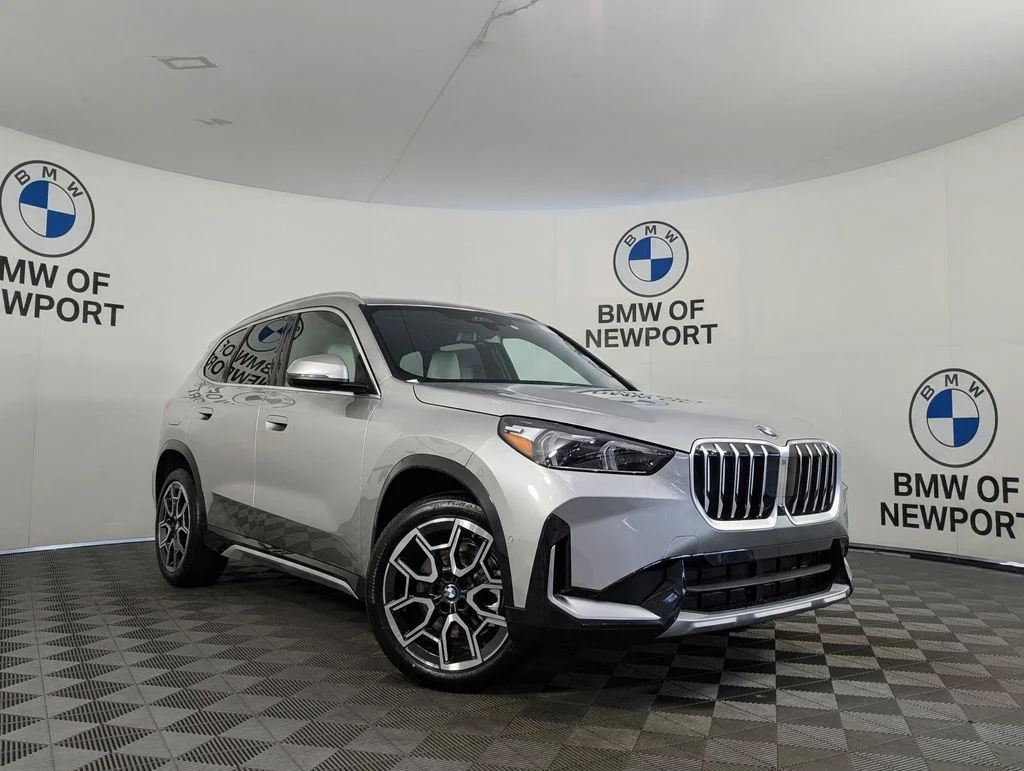 New 2026 Silver BMW xDrive28i image 3