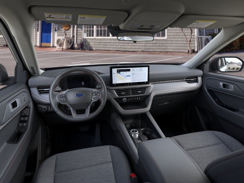 Used 2026 Star White Metallic Tri-Coat Ford Active image 9
