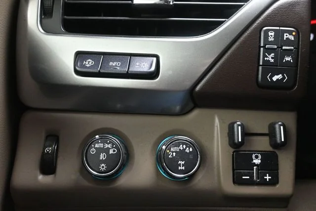 Used 2017 Red Chevrolet Premier image 27