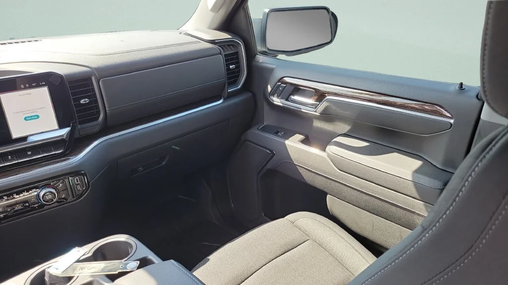 New 2026 Summit White GMC SLE image 16