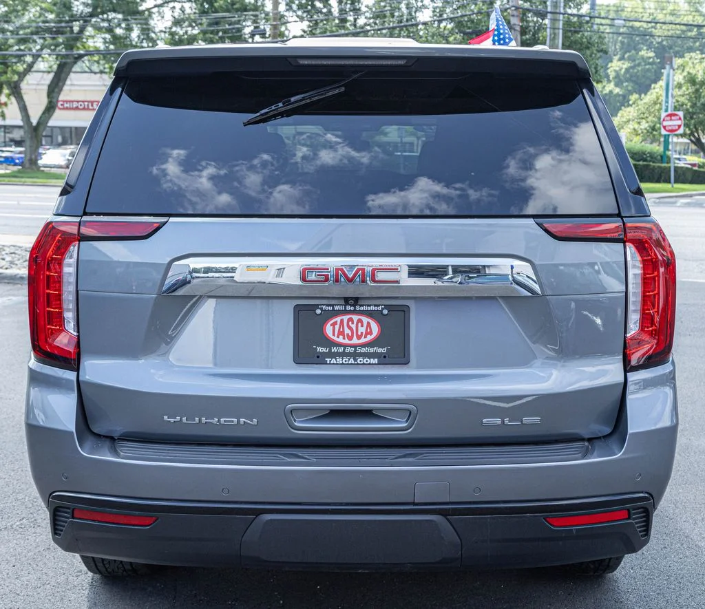 Used 2022 Gray GMC SLE image 5
