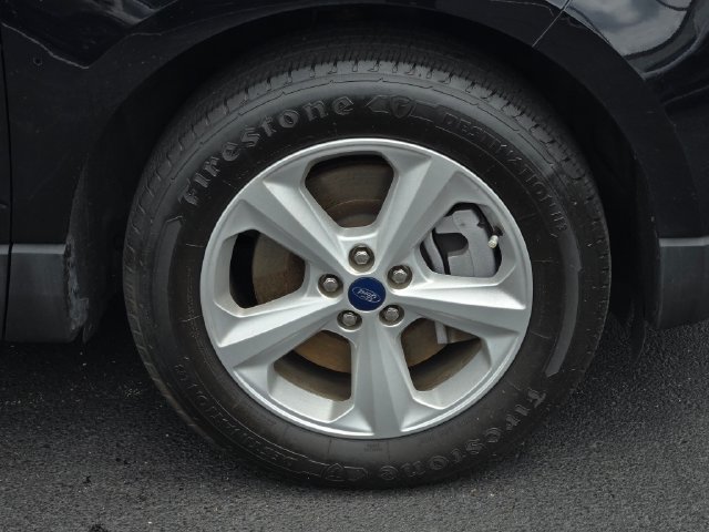 Used 2021 Black Ford SE image 5