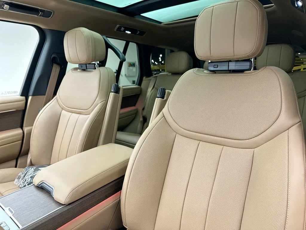 2026 Land Rover Range Rover SE - Photo 10