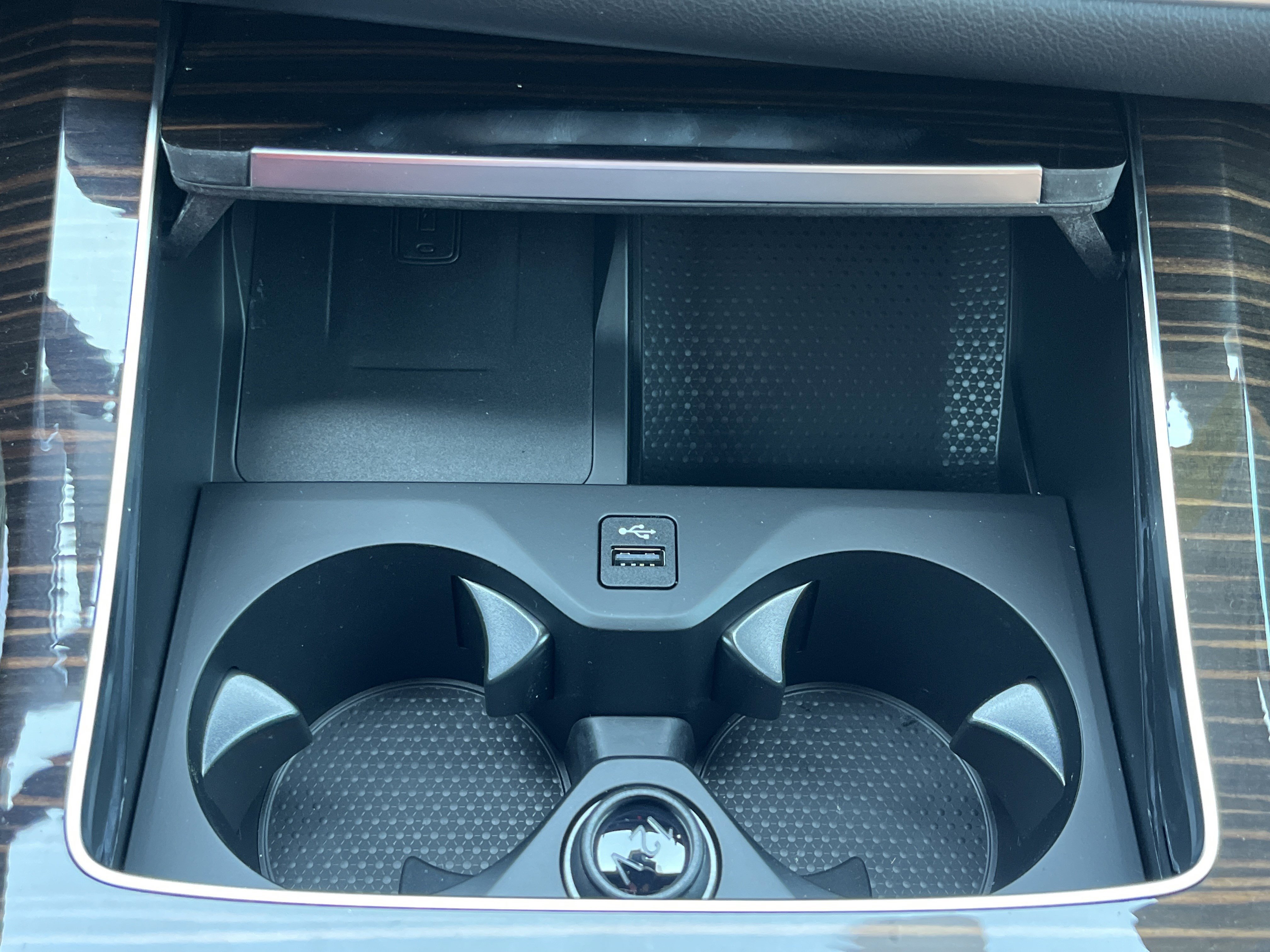 New 2026 Dravit Grey Metallic BMW xDrive50e image 7