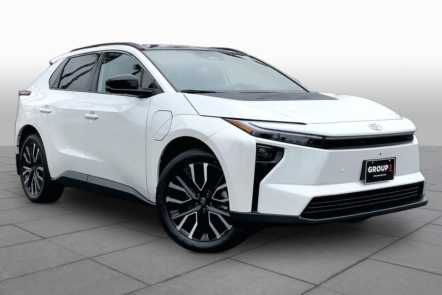 New 2026 Wind Chill Pearl Toyota Limited image 2
