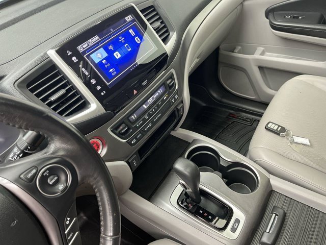 Used 2019 Green Honda RTL-T image 19