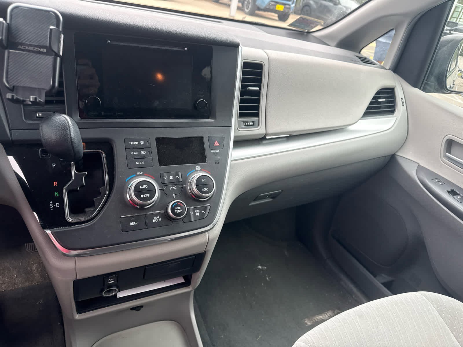 Used 2016 Midnight Black Metallic Toyota LE image 7