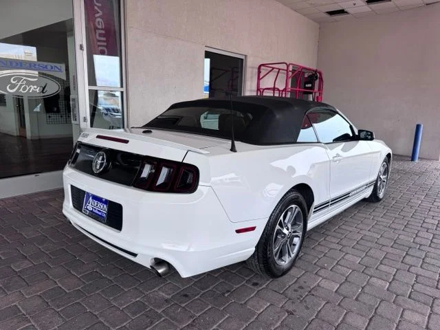 2014 Ford Mustang V6 Premium - Photo 5