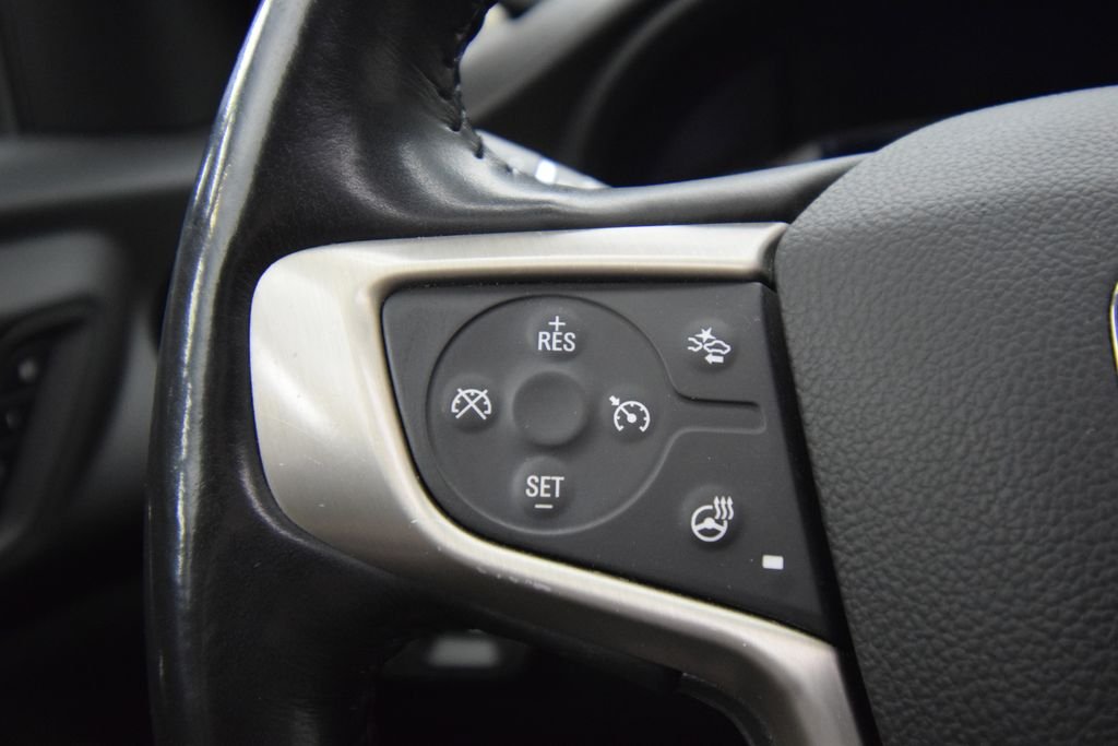 Used 2019 White Frost Tricoat GMC Denali image 41