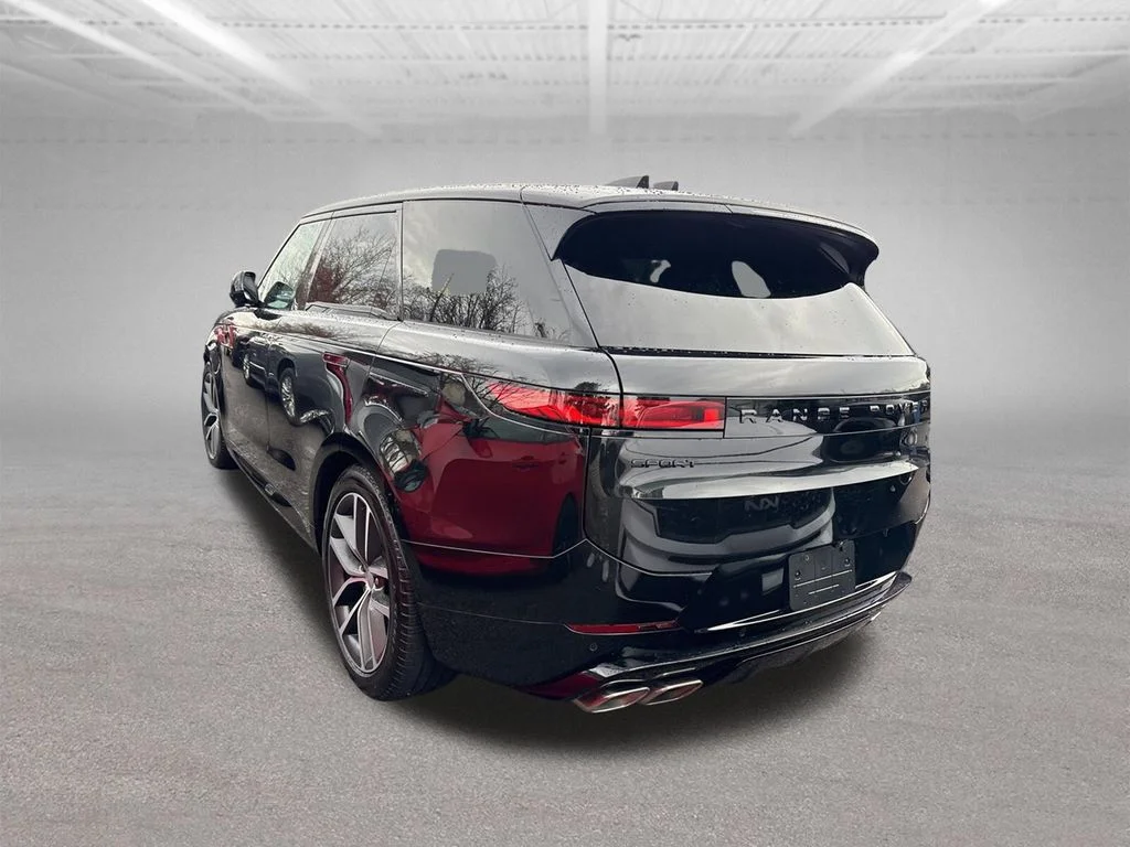 Used 2023 Black Land Rover First Edition image 13