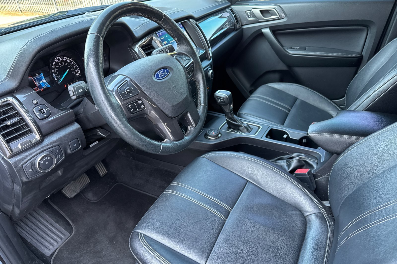Used 2020 Shadow Black Ford LARIAT image 10