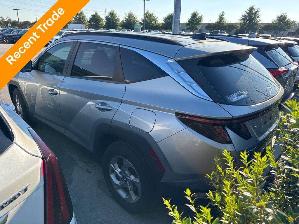 Used 2022 Silver Hyundai SEL image 4