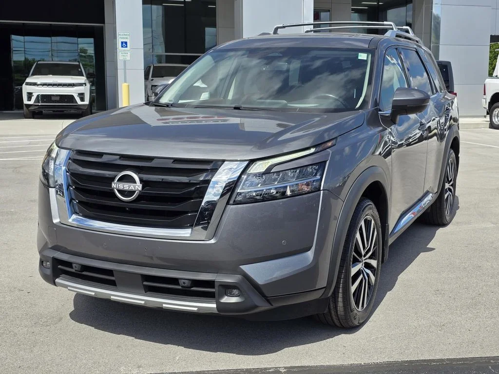 Used 2023 Gun Metallic Nissan Platinum image 3