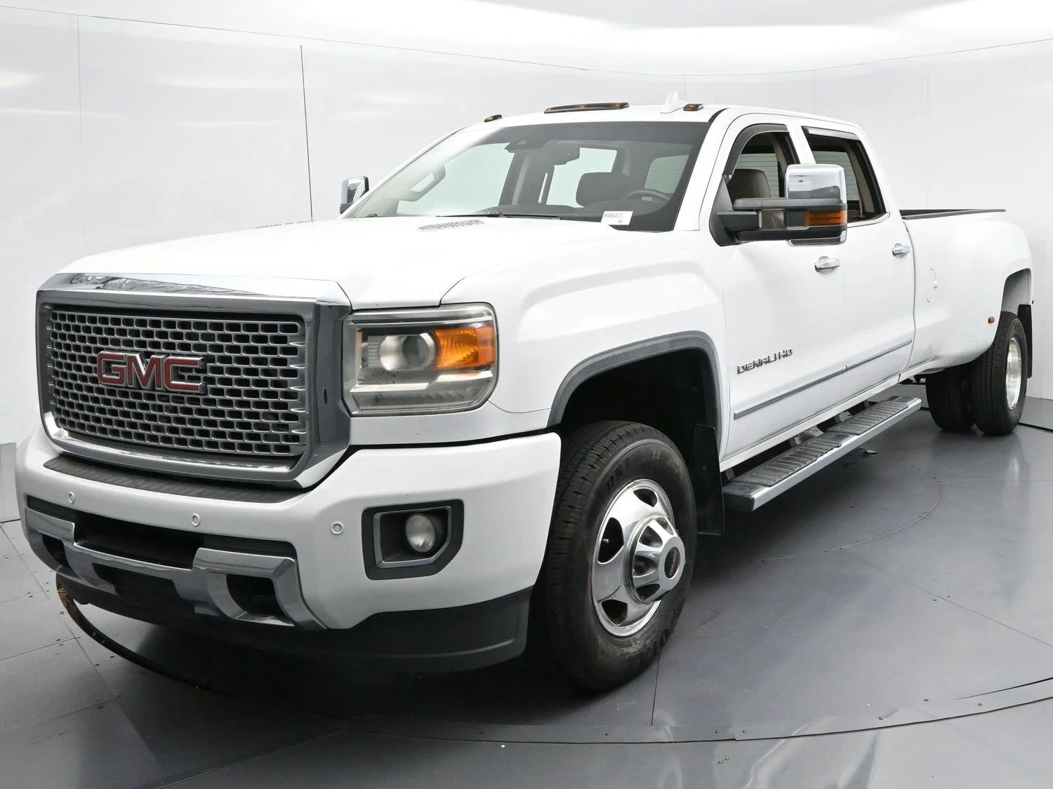 Used 2016 Summit White GMC Denali image 3