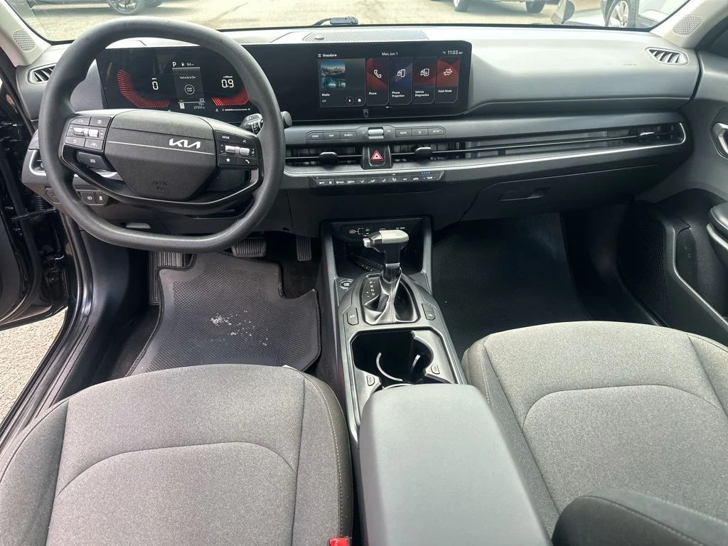 Used 2025 Black Kia LXS image 23