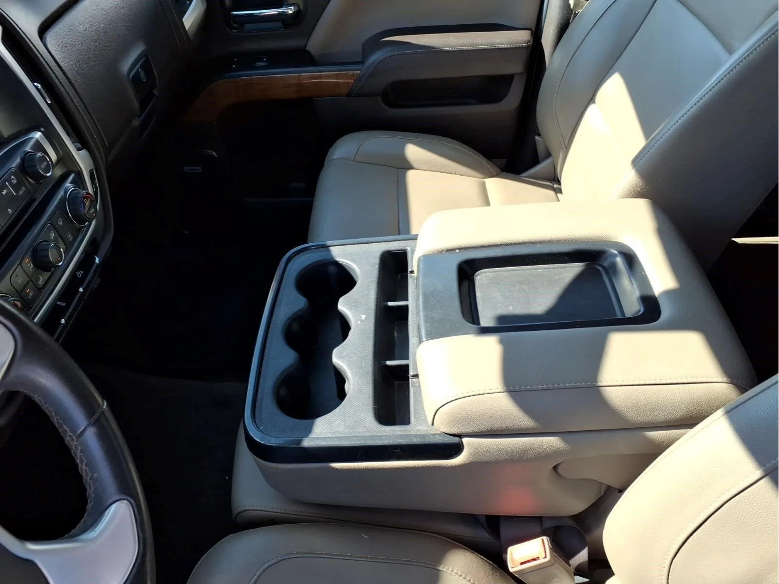 Used 2017 White Frost Tricoat GMC SLT image 21