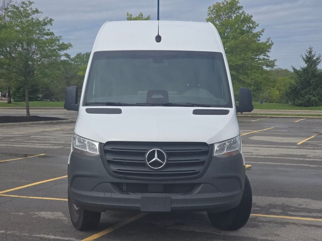 Used 2025 Arctic White Mercedes-Benz Cargo 144 WB image 8