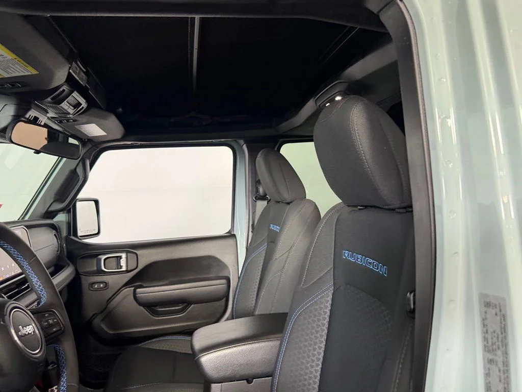 Used 2024  Jeep Rubicon 4xe image 23