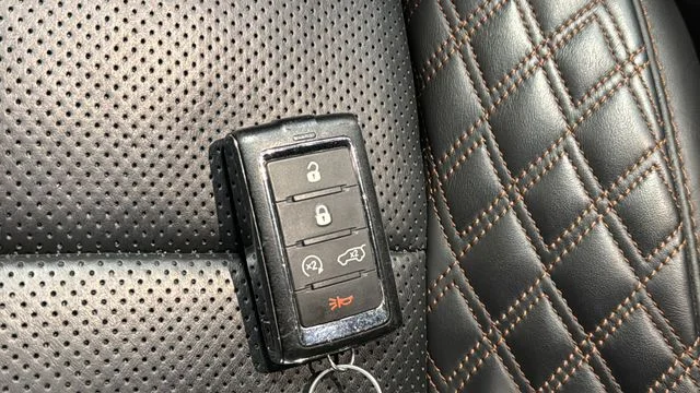 Used 2023 Diamond Black Crystal Pearlcoat Jeep Summit Reserve image 44