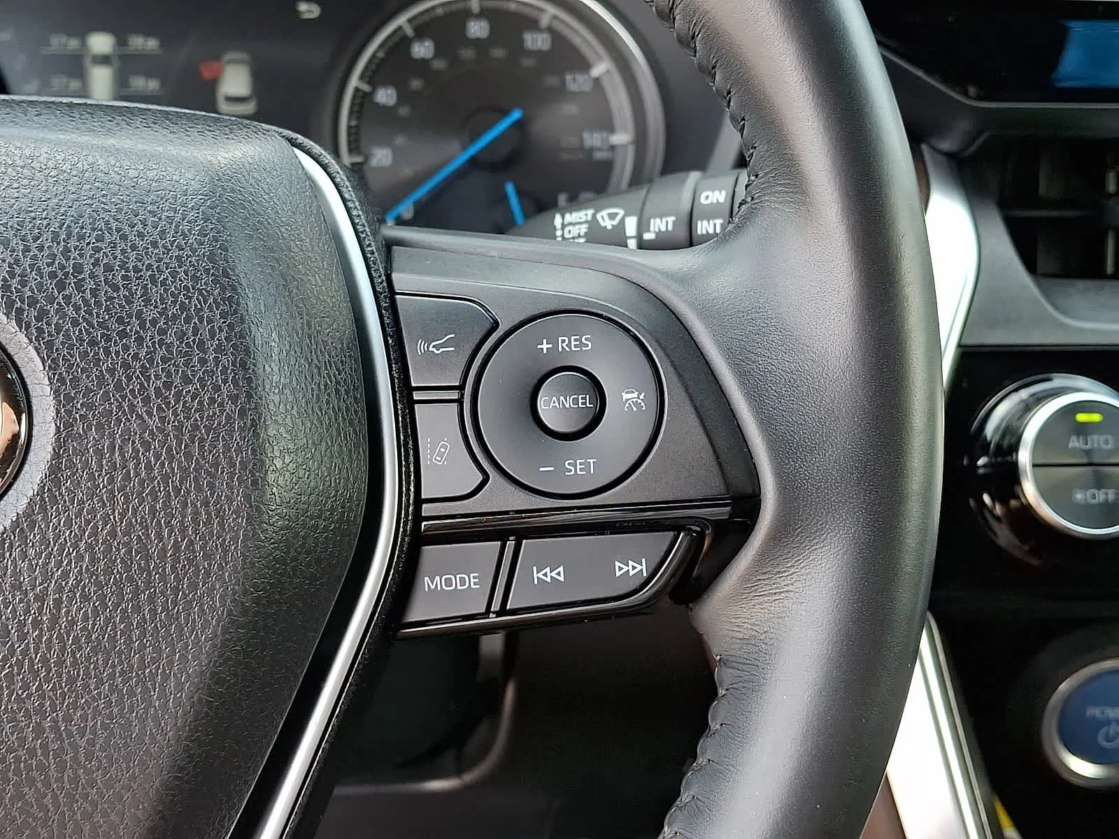2022 Toyota Venza XLE - Photo 27