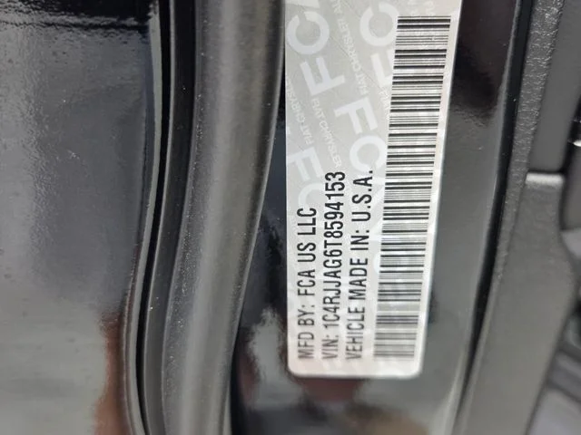 New 2026 Diamond Black Crystal Pearlcoat Jeep Laredo image 18